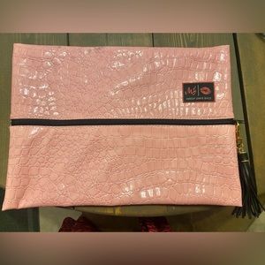 NWOT Makeup Junkie Large Makeup Faux Pink Snake Skin Bag